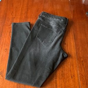 Women’s black Universal Thread Mid-Rise Skinny jeans sz10R